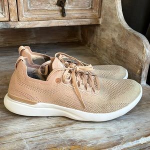 🤍APL Techloom breeze size 9.5 blush pink metallic